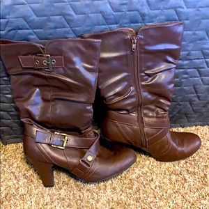 Heeled boots